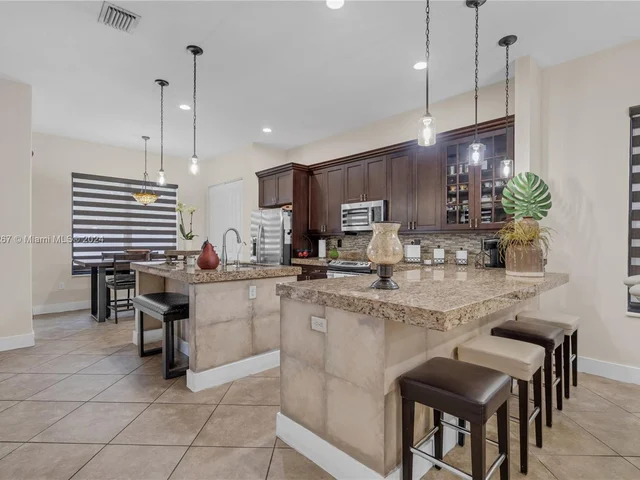 9715 W 32nd Ln, Hialeah FL 33018