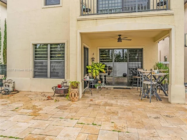 9715 W 32nd Ln, Hialeah FL 33018