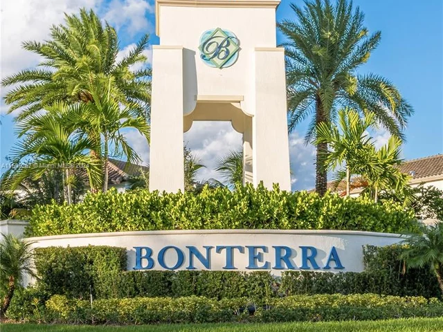 9715 W 32nd Ln, Hialeah FL 33018