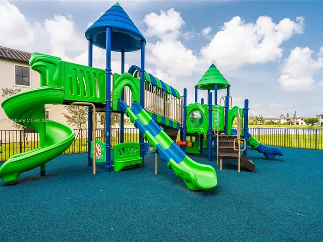 9715 W 32nd Ln, Hialeah FL 33018