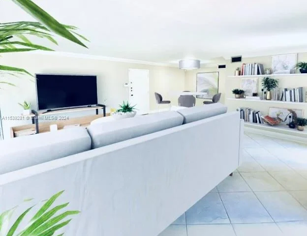 110 Salamanca Ave # 303, Coral Gables FL 33134