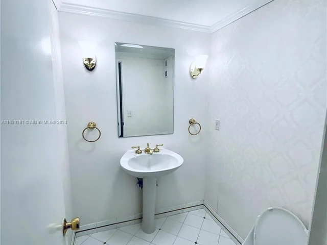 110 Salamanca Ave # 303, Coral Gables FL 33134