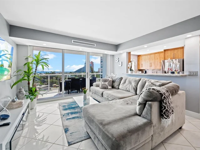 2715 N Ocean Blvd # 7C, Fort Lauderdale FL 33308