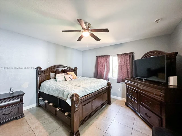 3449 NE 4th St, Homestead FL 33033