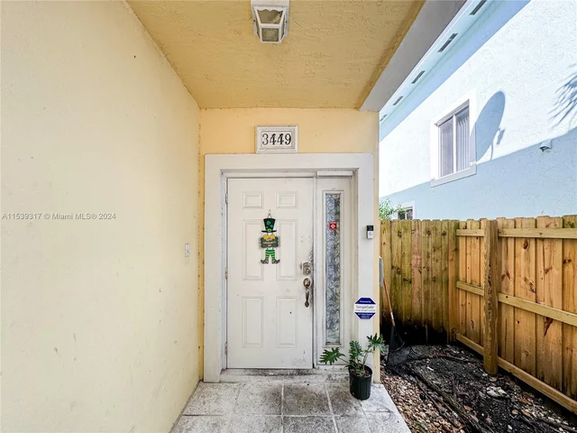 3449 NE 4th St, Homestead FL 33033