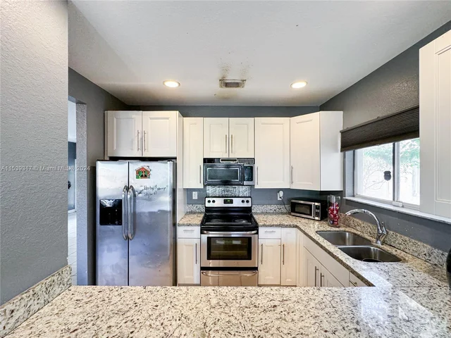 3449 NE 4th St, Homestead FL 33033