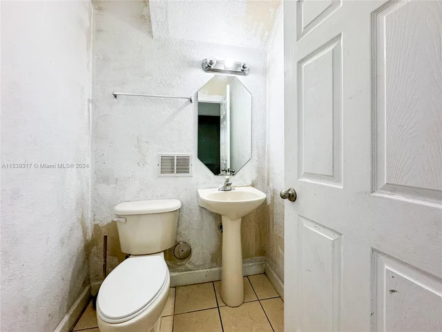 3449 NE 4th St, Homestead FL 33033