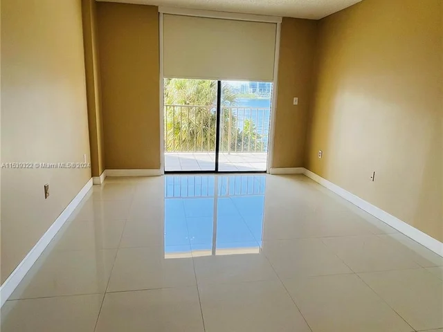 17878 N Bay Rd # 206, Sunny Isles Beach FL 33160
