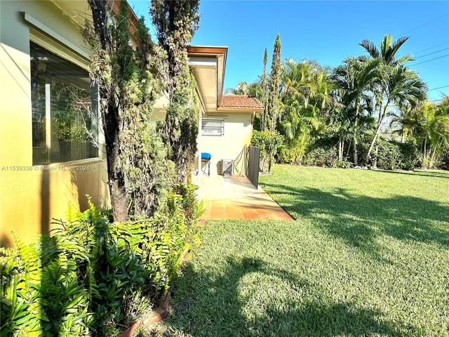 3908 Jefferson St, Hollywood FL 33021