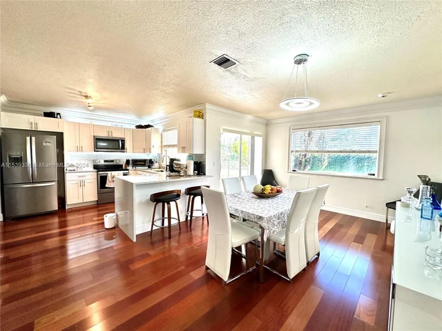 3908 Jefferson St, Hollywood FL 33021