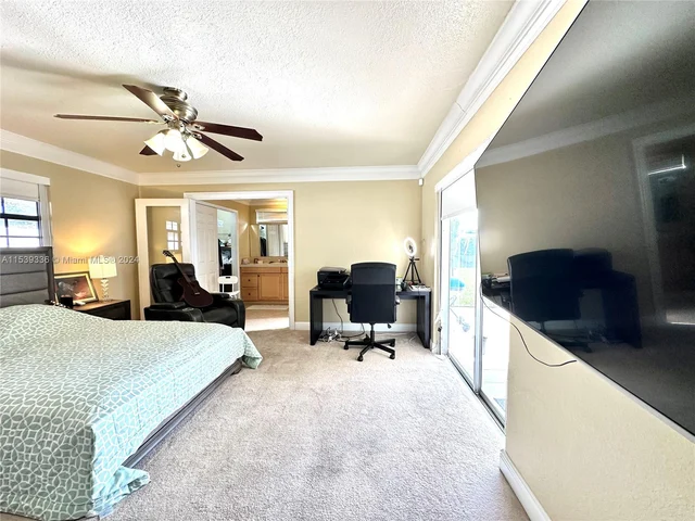 3908 Jefferson St, Hollywood FL 33021