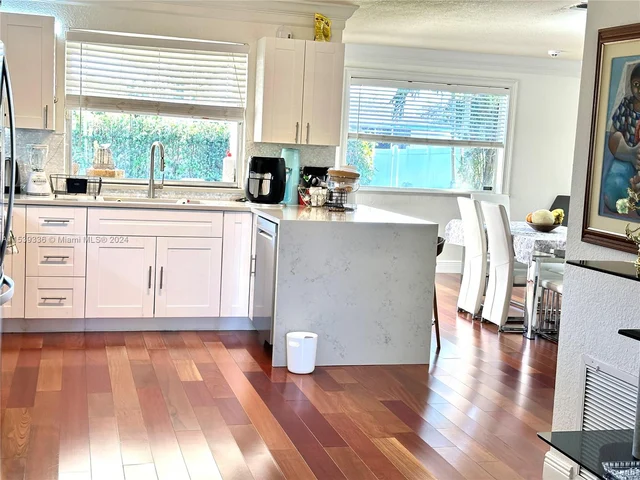 3908 Jefferson St, Hollywood FL 33021