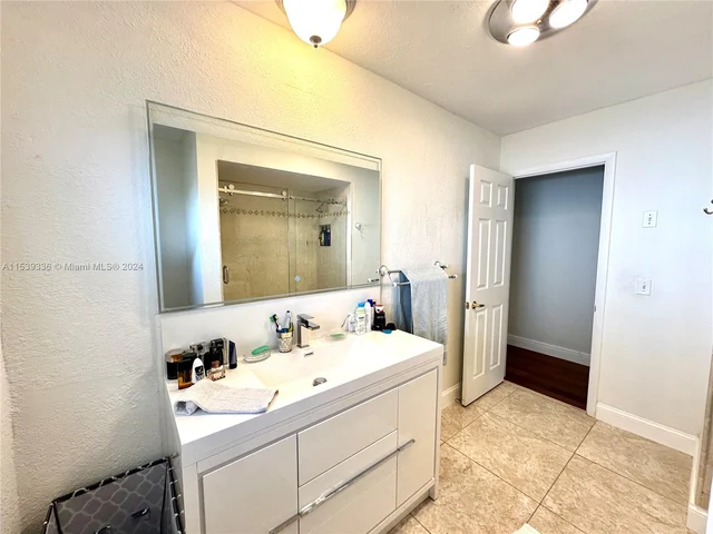 3908 Jefferson St, Hollywood FL 33021