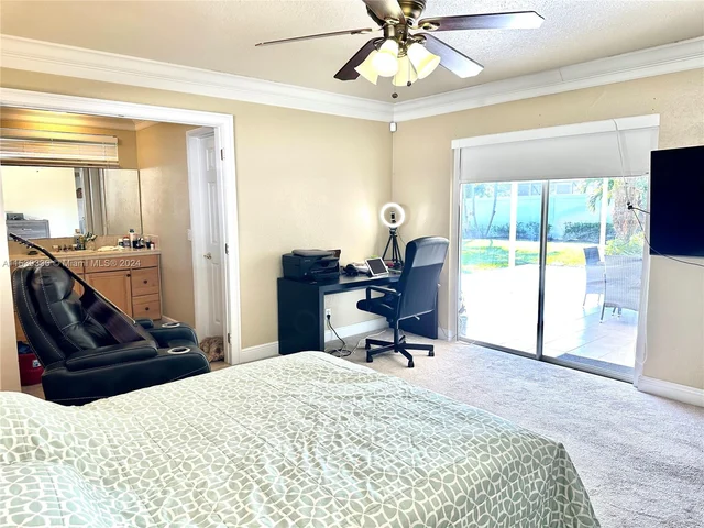 3908 Jefferson St, Hollywood FL 33021