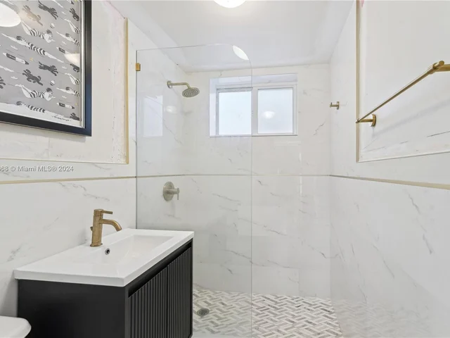 7440 Byron Ave # 1B, Miami Beach FL 33141