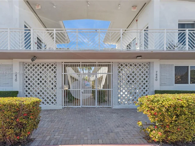 7440 Byron Ave # 1B, Miami Beach FL 33141