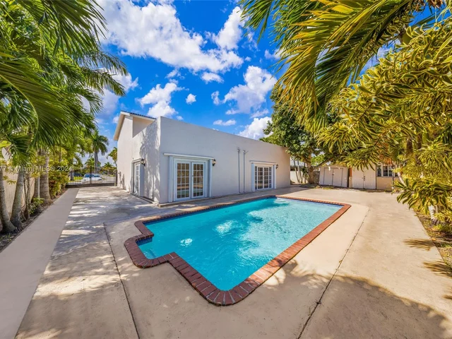 15235 SW 99th Ct, Miami FL 33157