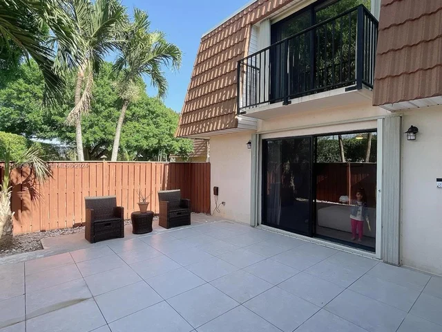 2921 N Waterford Dr N # 1, Deerfield Beach FL 33442