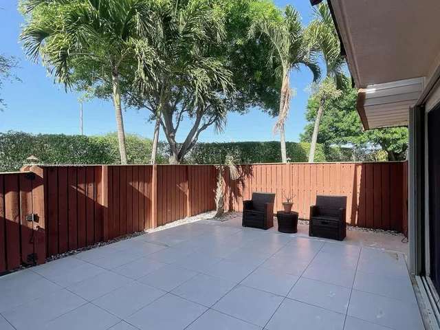 2921 N Waterford Dr N # 1, Deerfield Beach FL 33442