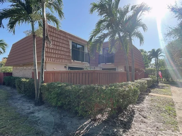 2921 N Waterford Dr N # 1, Deerfield Beach FL 33442