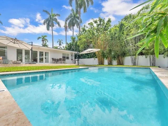 952 Hollywood Blvd, Hollywood FL 33019