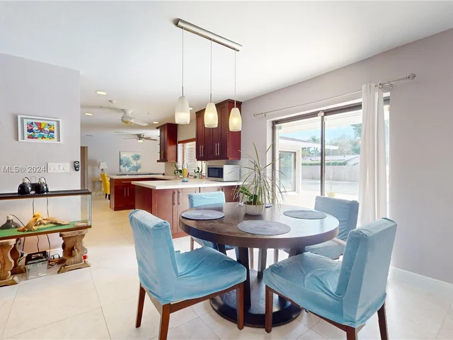 9740 SW 120th St, Miami FL 33176