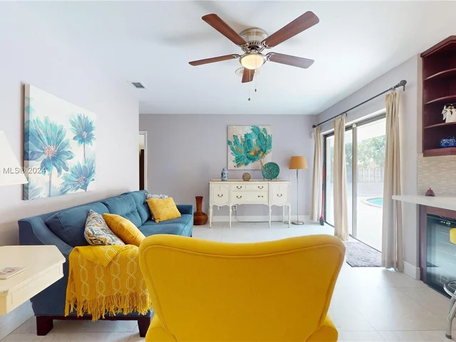 9740 SW 120th St, Miami FL 33176