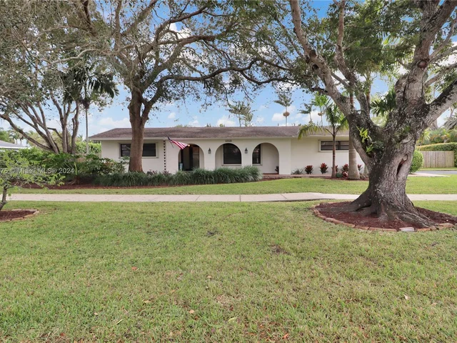 9740 SW 120th St, Miami FL 33176