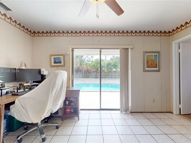 9740 SW 120th St, Miami FL 33176