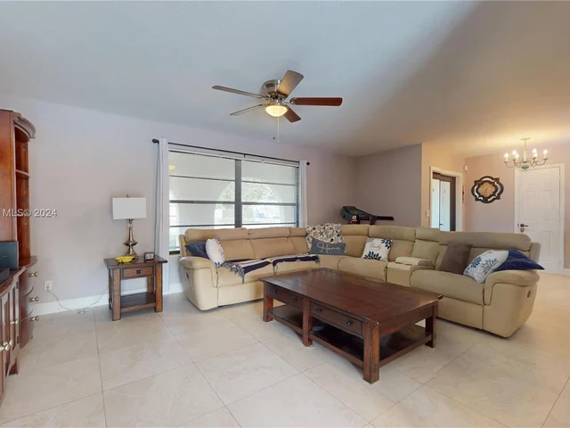 9740 SW 120th St, Miami FL 33176