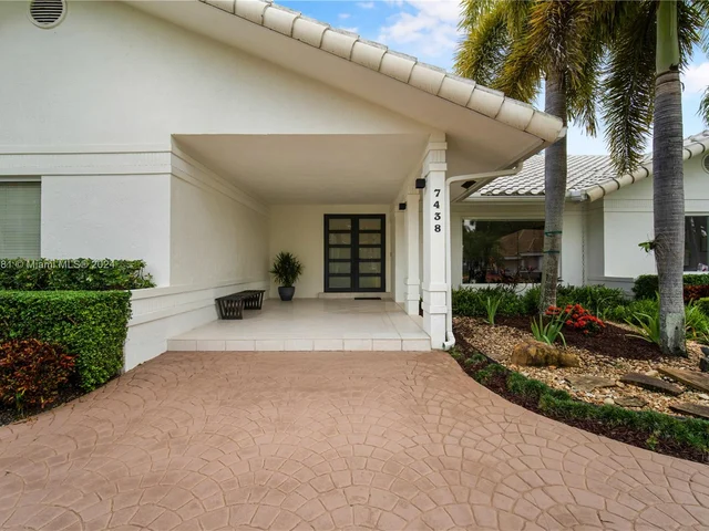 7438 SW 168th Ter, Palmetto Bay FL 33157