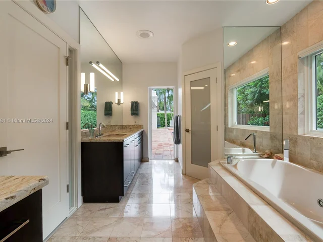 7438 SW 168th Ter, Palmetto Bay FL 33157