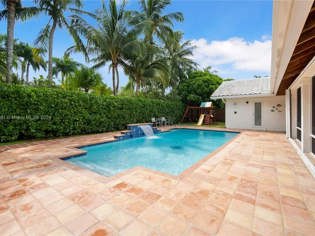 7438 SW 168th Ter, Palmetto Bay FL 33157