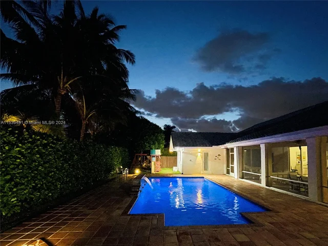 7438 SW 168th Ter, Palmetto Bay FL 33157