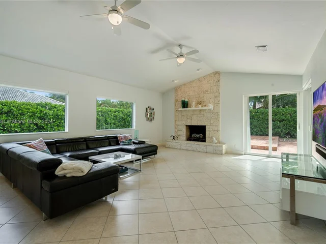 7438 SW 168th Ter, Palmetto Bay FL 33157