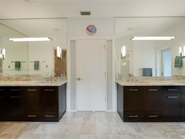 7438 SW 168th Ter, Palmetto Bay FL 33157