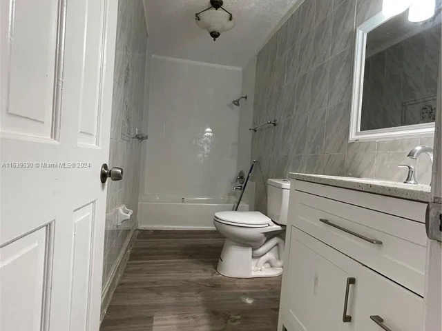 3554 NW 12th Ter, Miami FL 33125