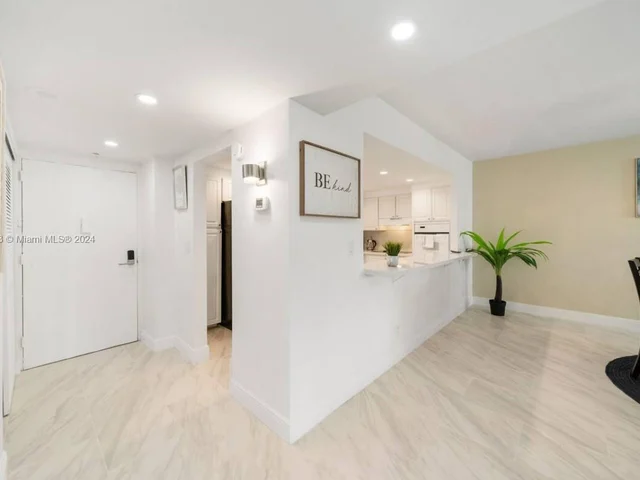 19370 Collins Ave # 825, Sunny Isles Beach FL 33160