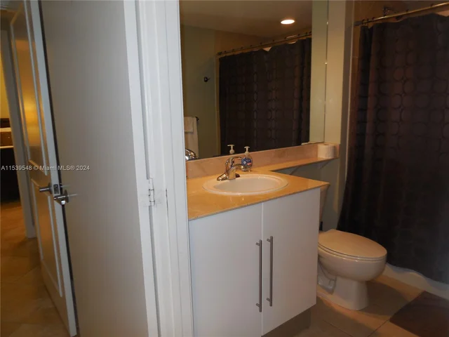 325 S Biscayne Blvd # 1214, Miami FL 33131