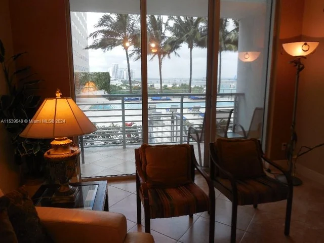 325 S Biscayne Blvd # 1214, Miami FL 33131