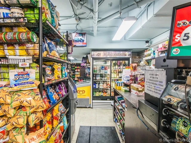 325 S Biscayne Blvd # 1214, Miami FL 33131