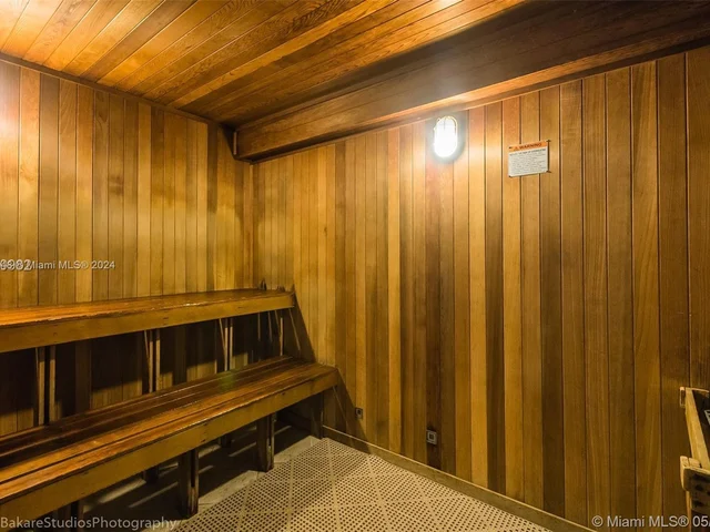 325 S Biscayne Blvd # 1214, Miami FL 33131