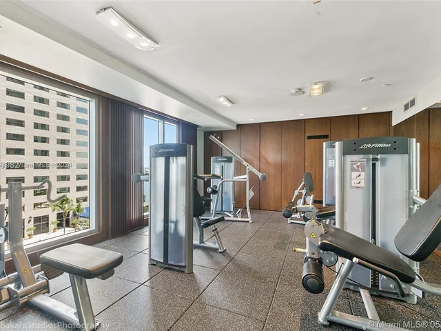 325 S Biscayne Blvd # 1214, Miami FL 33131