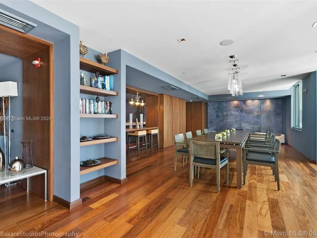 325 S Biscayne Blvd # 1214, Miami FL 33131