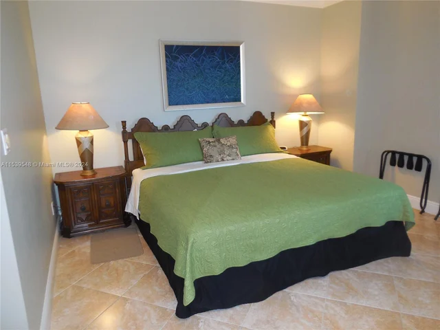 325 S Biscayne Blvd # 1214, Miami FL 33131