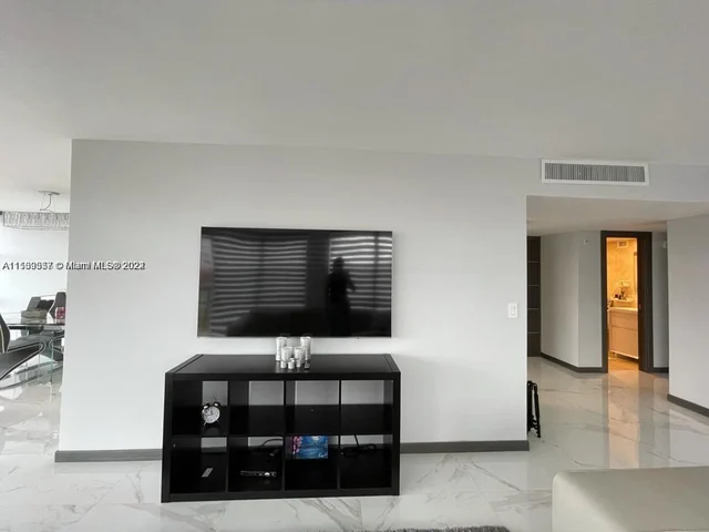 2049 S Ocean Dr # 401, Hallandale Beach FL 33009