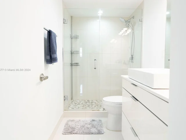 19380 Collins Ave # 1003, Sunny Isles Beach FL 33160