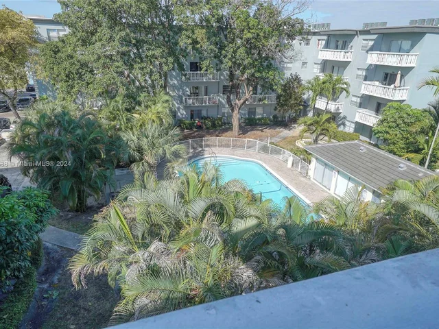 3501 Jackson St # 407, Hollywood FL 33021