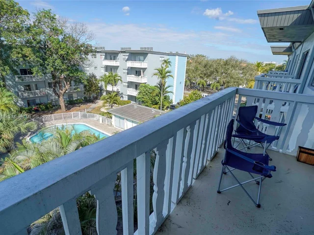 3501 Jackson St # 407, Hollywood FL 33021