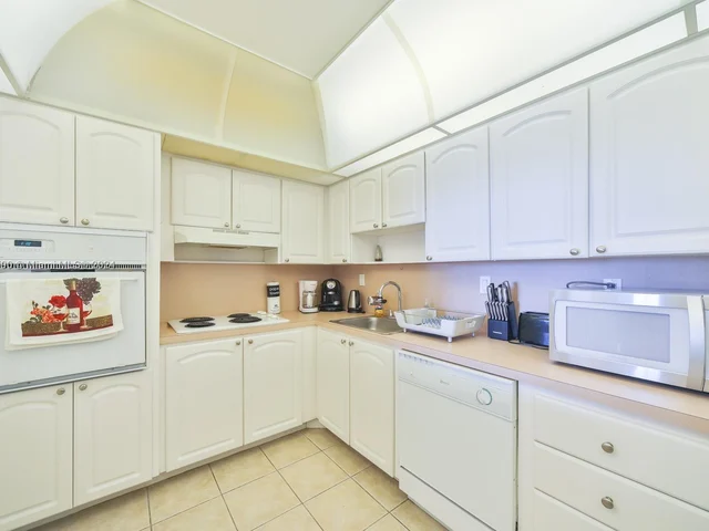 19370 Collins Ave # 622, Sunny Isles Beach FL 33160